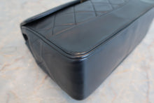 Load image into Gallery viewer, CHANEL Matelasse chain shoulder bag Lambskin Navy/Gold hadware Shoulder bag 700100042