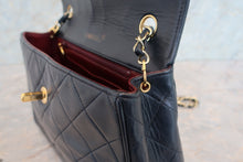Load image into Gallery viewer, CHANEL Matelasse chain shoulder bag Lambskin Navy/Gold hadware Shoulder bag 700100042