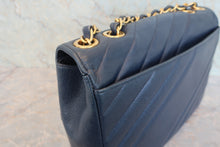 將圖片載入圖庫檢視器 CHANEL/シャネル バイアスステッチチェーンショルダーバッグ キャビアスキン ネイビー/ゴールド金具 ショルダーバッグ 800040108