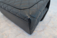 Load image into Gallery viewer, CHANEL Matelasse trapezoid hand bag Caviar skin Black/Gold hadware Hand bag 700100039