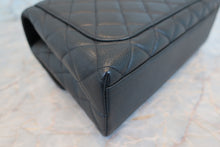 Load image into Gallery viewer, CHANEL Matelasse trapezoid hand bag Caviar skin Black/Gold hadware Hand bag 700100039