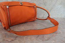 將圖片載入圖庫檢視器 HERMES/エルメス リンディ30 トリヨンクレマンス オレンジ □P刻印 ショルダーバッグ 700070238