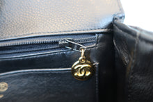 Load image into Gallery viewer, CHANEL Matelasse trapezoid hand bag Caviar skin Black/Gold hadware Hand bag 700100039