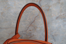 將圖片載入圖庫檢視器 HERMES/エルメス リンディ30 トリヨンクレマンス オレンジ □P刻印 ショルダーバッグ 700070238