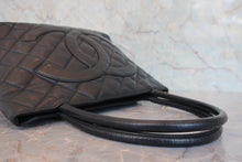 Load image into Gallery viewer, CHANEL Medallion Tote Caviar skin Black/Gold hadware Tote bag 800080128