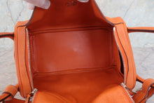 將圖片載入圖庫檢視器 HERMES/エルメス リンディ30 トリヨンクレマンス オレンジ □P刻印 ショルダーバッグ 700070238