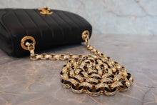 画像をギャラリービューアに読み込む, CHANEL/シャネル マドモアゼルチェーンショルダーバッグ ラムスキン ブラック/ゴールド金具 ショルダーバッグ 800090041
