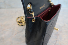 Load image into Gallery viewer, CHANEL Mini Matelasse single flap chain shoulder bag Lambskin Black/Gold hadware Shoulder bag 700100064