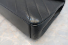 画像をギャラリービューアに読み込む, CHANEL/シャネル Vステッチチェーンショルダーバッグ ラムスキン ブラック/ゴールド金具 ショルダーバッグ 800030065