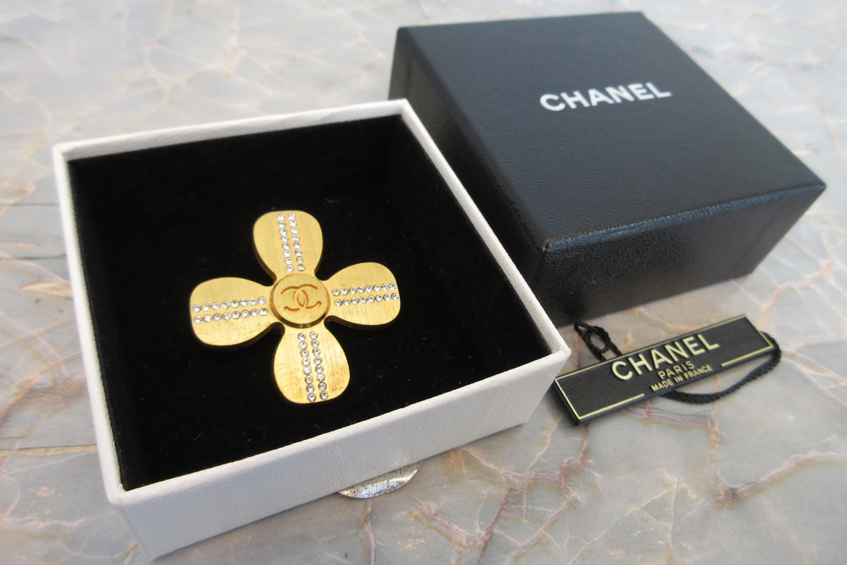 CHANEL/シャネル ココマークラインストーンクローバーブローチ