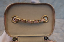Load image into Gallery viewer, CHANEL Mini matelasse chain shoulder bag Lambskin Pink/Gold hadware Shoulder bag 700120141