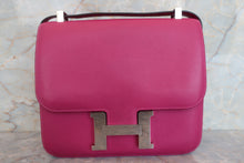 Load image into Gallery viewer, HERMES CONSTANCE3 24 Evercolor leather Rose purple C Engraving Shoulder bag 700050095