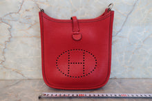 將圖片載入圖庫檢視器 HERMES/エルメス エブリンTPM トリヨンクレマンス ルージュカザック T刻印 ショルダーバッグ 700100032