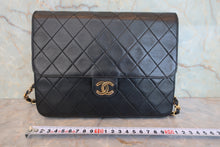 Load image into Gallery viewer, CHANEL Matelasse push lock chain shoulder bag Lambskin Black/Gold Hardware Shoulder bag 800080124
