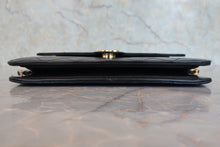 Load image into Gallery viewer, CHANEL Matelasse push lock chain shoulder bag Lambskin Black/Gold Hardware Shoulder bag 800080124