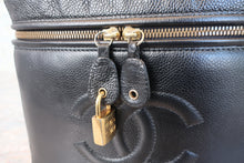 画像をギャラリービューアに読み込む, CHANEL/シャネル ココマーク2WAYバニティ キャビアスキン ブラック/ゴールド金具 バニティ 700110089