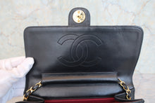 Load image into Gallery viewer, CHANEL Matelasse push lock chain shoulder bag Lambskin Black/Gold Hardware Shoulder bag 800080124
