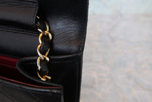 Load image into Gallery viewer, CHANEL Matelasse push lock chain shoulder bag Lambskin Black/Gold Hardware Shoulder bag 800080124