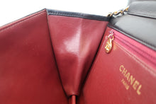Load image into Gallery viewer, CHANEL Matelasse push lock chain shoulder bag Lambskin Black/Gold Hardware Shoulder bag 800080124