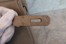 Load image into Gallery viewer, HERMES BIRKIN 30 Togo leather Gris tourterelle □N Engraving Hand bag 700070012
