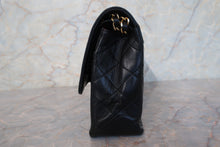 画像をギャラリービューアに読み込む, CHANEL/シャネル パリ限定マトラッセダブルフラップチェーンショルダーバッグ ラムスキン ブラック/ゴールド金具 ショルダーバッグ 700110087