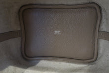 將圖片載入圖庫檢視器 HERMES/エルメス ピコタンロックPM トリヨンクレマンス トゥルティエールグレー □O刻印 ハンドバッグ 700080230