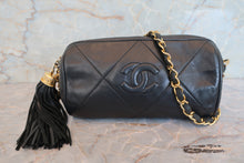 画像をギャラリービューアに読み込む, CHANEL/シャネル ココマークフリンジチェーンショルダーバッグ ラムスキン ブラック/ゴールド金具 ショルダーバッグ 700090020