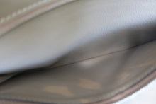 Load image into Gallery viewer, HERMES BIRKIN 30 Clemence leather Gris tourterelle Y Engraving Hand bag 700120202