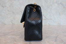 Load image into Gallery viewer, CHANEL Mini Matelasse single flap chain shoulder bag Lambskin Black/Gold hadware Shoulder bag 800040109