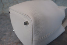 Load image into Gallery viewer, HERMES PICOTIN LOCK PM Clemence leather White D Engraving Hand bag 700100015