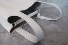 Load image into Gallery viewer, HERMES PICOTIN LOCK PM Clemence leather White D Engraving Hand bag 700100015