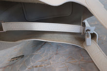 Load image into Gallery viewer, HERMES PICOTIN LOCK PM Clemence leather White D Engraving Hand bag 700100015