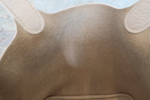Load image into Gallery viewer, HERMES PICOTIN LOCK PM Clemence leather White D Engraving Hand bag 700100015