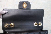 画像をギャラリービューアに読み込む, CHANEL/シャネル 中マトラッセシングルフラップチェーンショルダーバッグ キャビアスキン ブラック/ゴールド金具 ショルダーバッグ 700110066