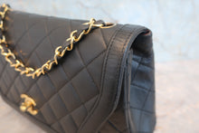 Load image into Gallery viewer, CHANEL Matelasse chain shoulder bag Lambskin Shoulder bag 800040104