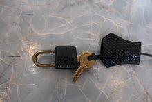 画像をギャラリービューアに読み込む, HERMES/エルメス ケリー28 リザード ブラック 〇S刻印 ショルダーバッグ 800020026