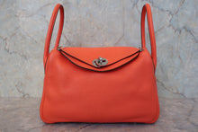 Load image into Gallery viewer, HERMES LINDY 26 Clemence leather Orange poppy C Engraving Shoulder bag 800090076