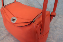 Load image into Gallery viewer, HERMES LINDY 26 Clemence leather Orange poppy C Engraving Shoulder bag 800090076