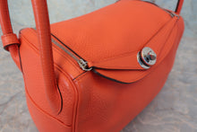 Load image into Gallery viewer, HERMES LINDY 26 Clemence leather Orange poppy C Engraving Shoulder bag 800090076