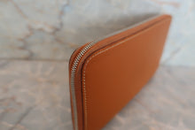 Load image into Gallery viewer, HERMES  Azapp Long Silkin Epsom leather/Silk Gold T Engraving Wallet 700060154