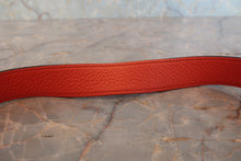 Load image into Gallery viewer, HERMES LINDY 26 Clemence leather Orange poppy C Engraving Shoulder bag 800090076