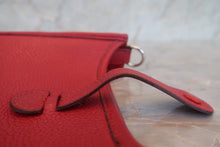 Load image into Gallery viewer, HERMES EVELYNE TPM Clemence leather Rouge garance Y Engraving Shoulder bag 700120181