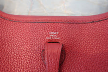 Load image into Gallery viewer, HERMES LINDY 26 Clemence leather Orange poppy C Engraving Shoulder bag 800090076