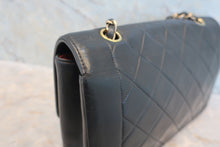Load image into Gallery viewer, CHANEL Diana matelasse chain shoulder bag Lambskin Black/Gold hadware Shoulder bag 800040084