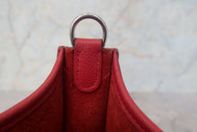 Load image into Gallery viewer, HERMES EVELYNE TPM Clemence leather Rouge garance Y Engraving Shoulder bag 700120181