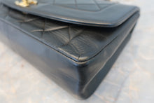 Load image into Gallery viewer, CHANEL Diana matelasse chain shoulder bag Lambskin Black/Gold hadware Shoulder bag 800040084