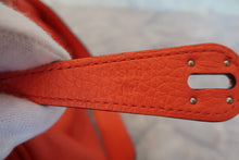 Load image into Gallery viewer, HERMES LINDY 26 Clemence leather Orange poppy C Engraving Shoulder bag 800090076