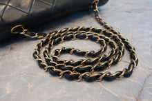Load image into Gallery viewer, CHANEL Diana matelasse chain shoulder bag Lambskin Black/Gold hadware Shoulder bag 800040084