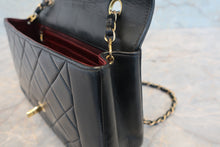 Load image into Gallery viewer, CHANEL Diana matelasse chain shoulder bag Lambskin Black/Gold hadware Shoulder bag 800040084