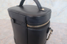 Load image into Gallery viewer, CHANEL CC mark vanity Lambskin Black/Gold hadware Vanity 700120164